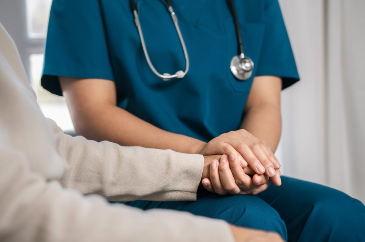 Training and Qualifications: What Makes a High-Quality Dementia Care Provider in the UK